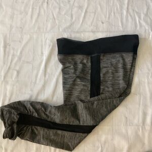 Capri Gray and Black Leggings (Size: Large)